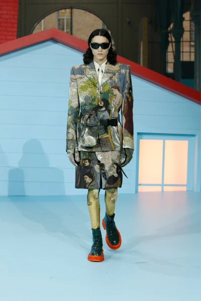 Look 23